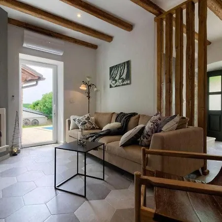Parentium 5km Villa *